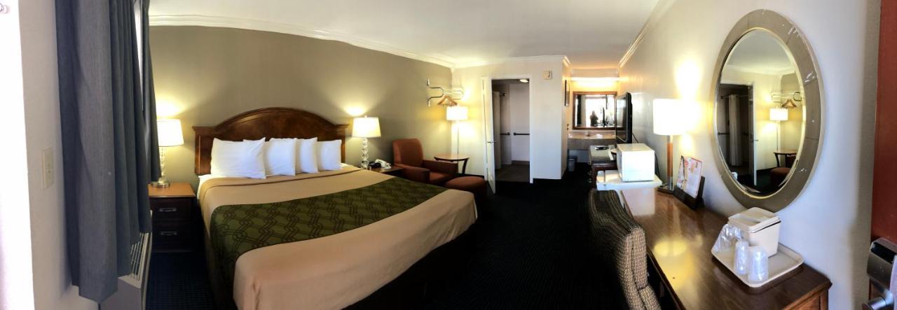 سان أنطونيو University Inn & Suites المظهر الخارجي الصورة