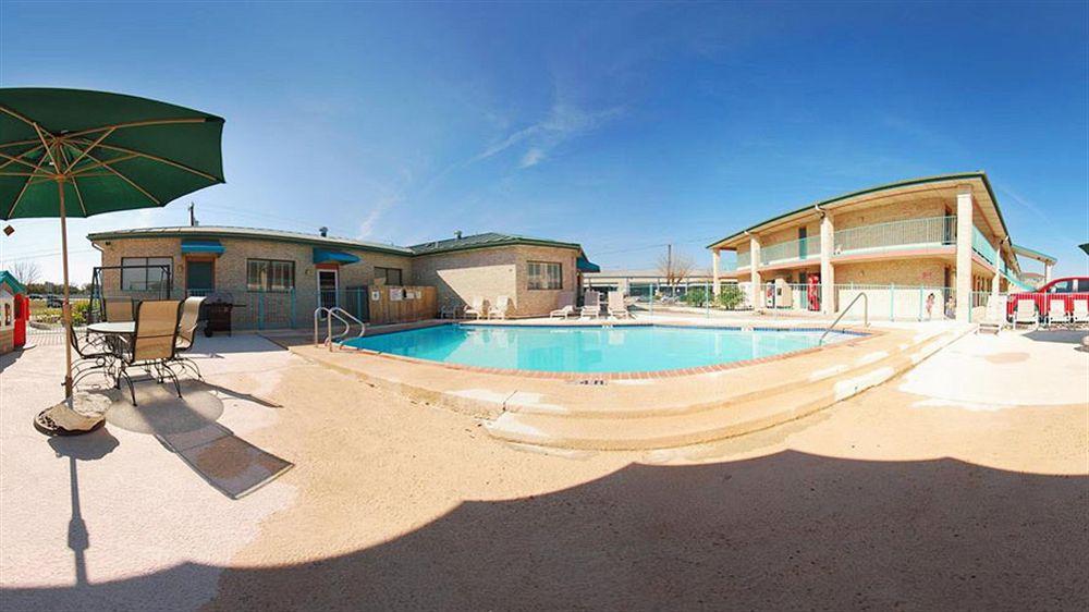 سان أنطونيو University Inn & Suites المظهر الخارجي الصورة