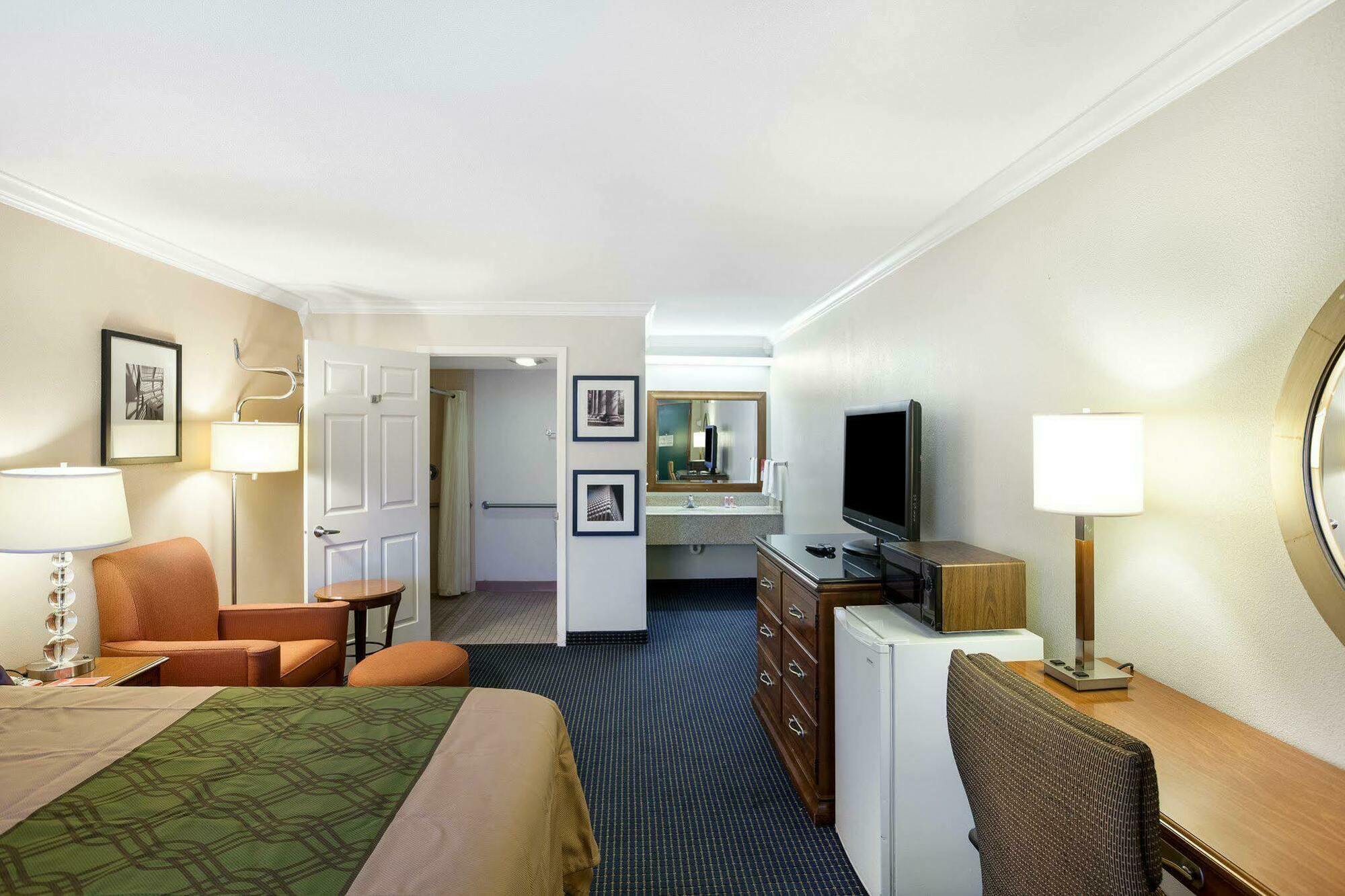 سان أنطونيو University Inn & Suites المظهر الخارجي الصورة