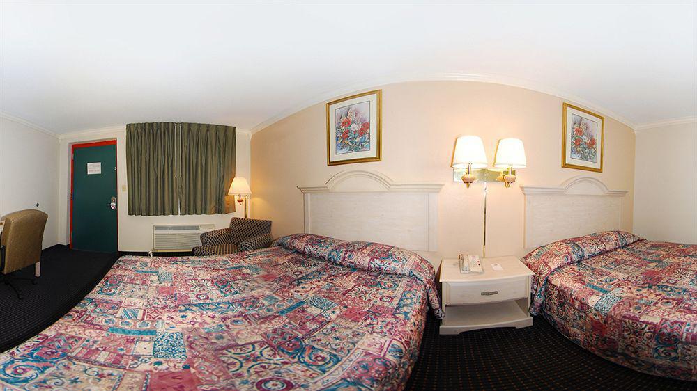 سان أنطونيو University Inn & Suites المظهر الخارجي الصورة