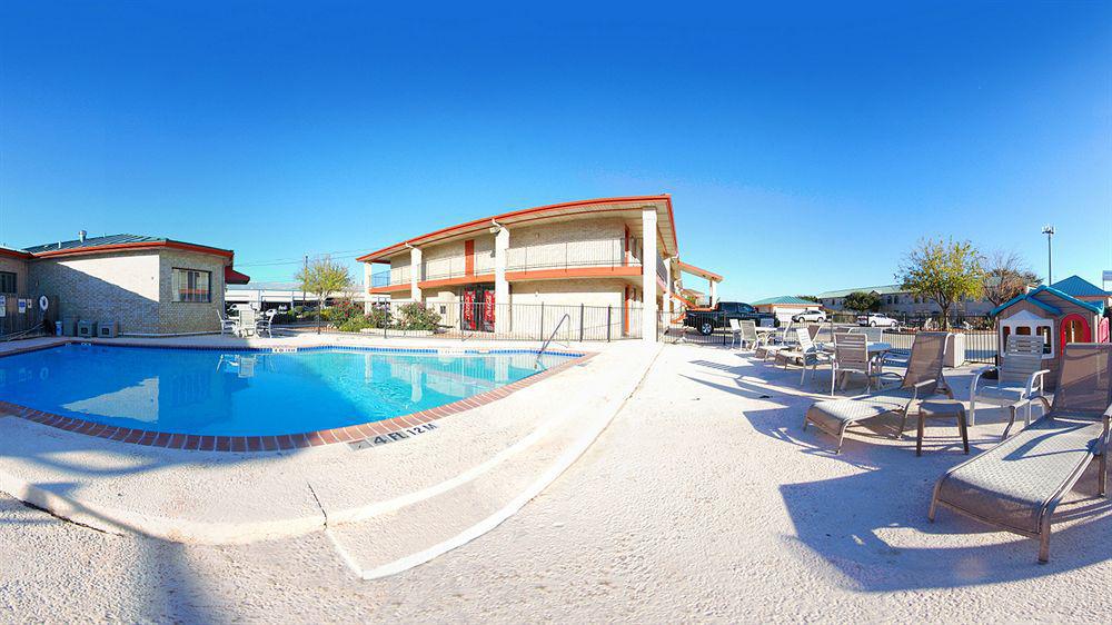 سان أنطونيو University Inn & Suites المظهر الخارجي الصورة
