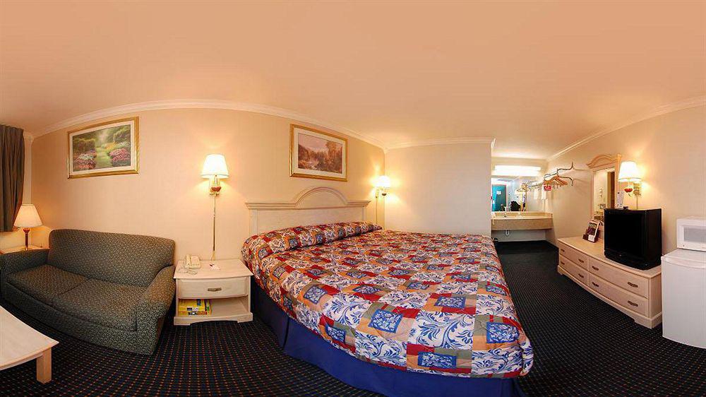 سان أنطونيو University Inn & Suites المظهر الخارجي الصورة