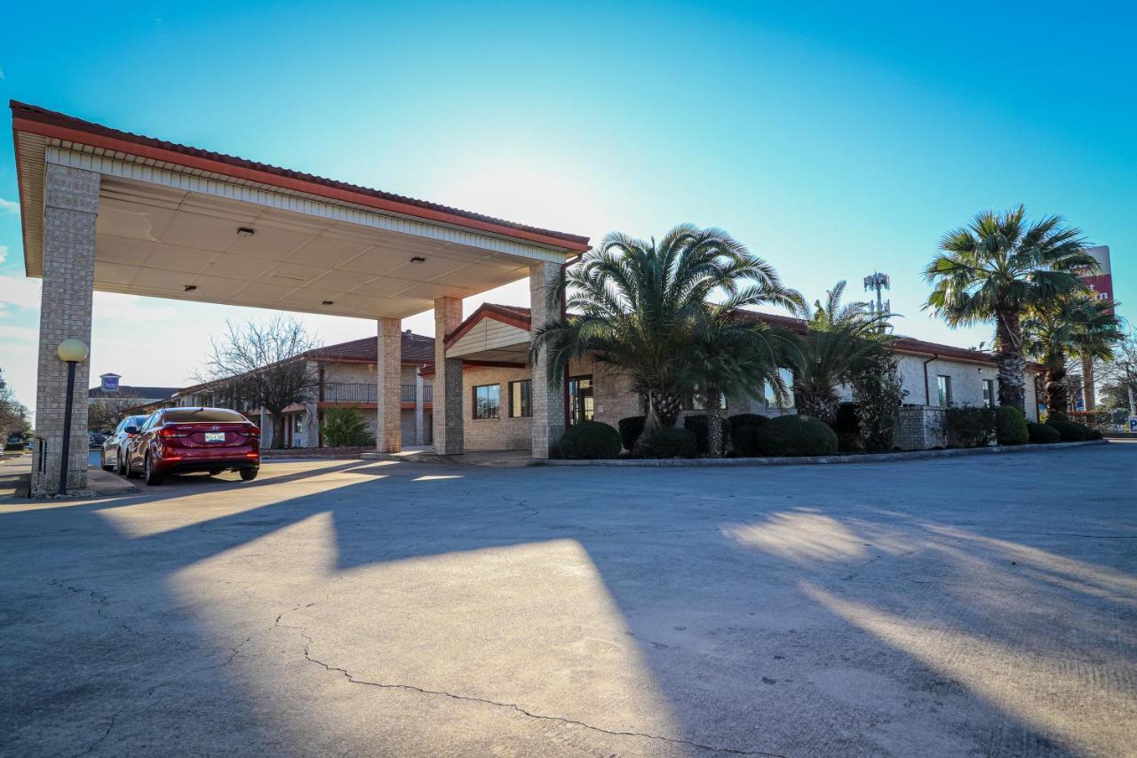 سان أنطونيو University Inn & Suites المظهر الخارجي الصورة
