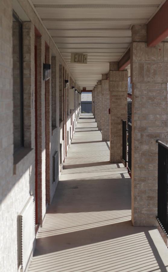 سان أنطونيو University Inn & Suites المظهر الخارجي الصورة