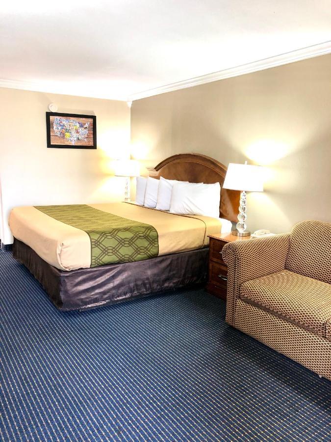 سان أنطونيو University Inn & Suites المظهر الخارجي الصورة