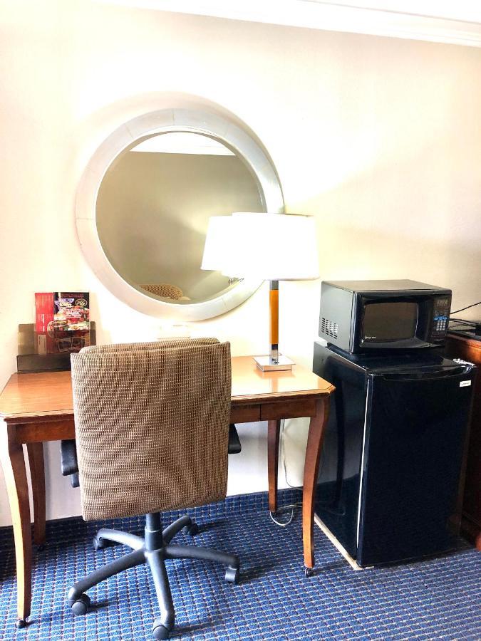 سان أنطونيو University Inn & Suites المظهر الخارجي الصورة